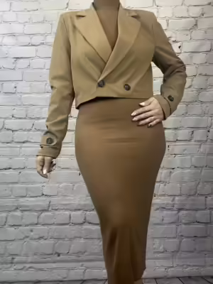 Chaqueta crop tipo sastre de mujer