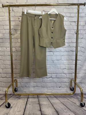 Conjunto de pantalón y chaleco