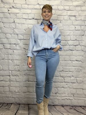 Camisa de rayas y abotonada tipo oversize